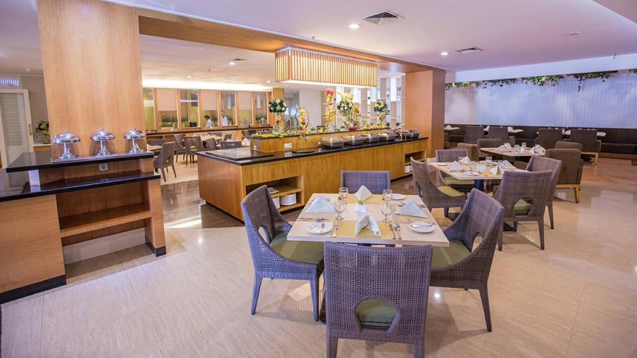 Emerald Garden International Hotel Medan Esterno foto
