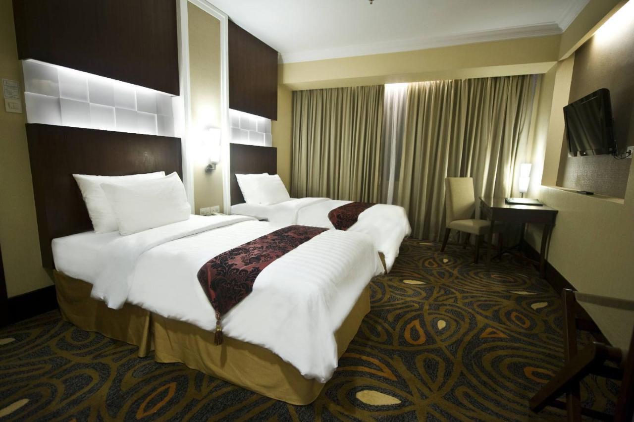 Emerald Garden International Hotel Medan Esterno foto