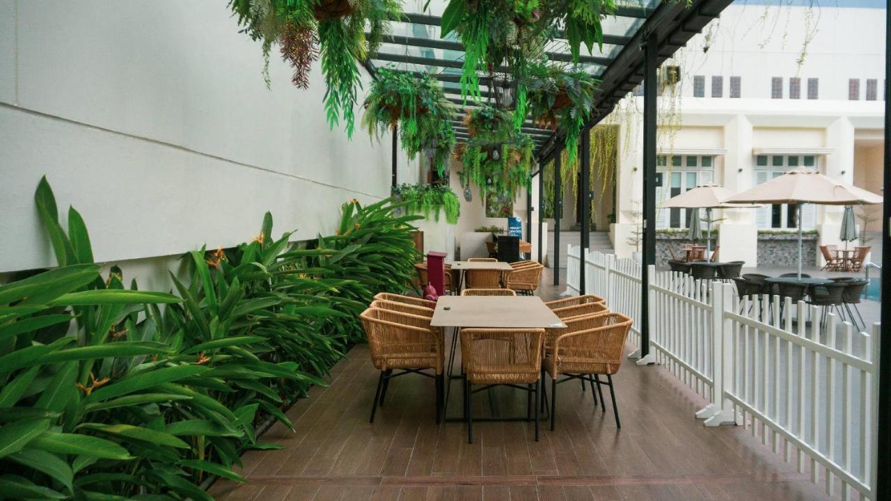 Emerald Garden International Hotel Medan Esterno foto