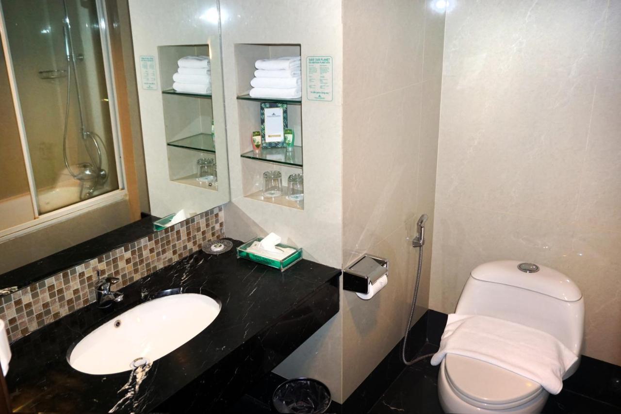 Emerald Garden International Hotel Medan Esterno foto