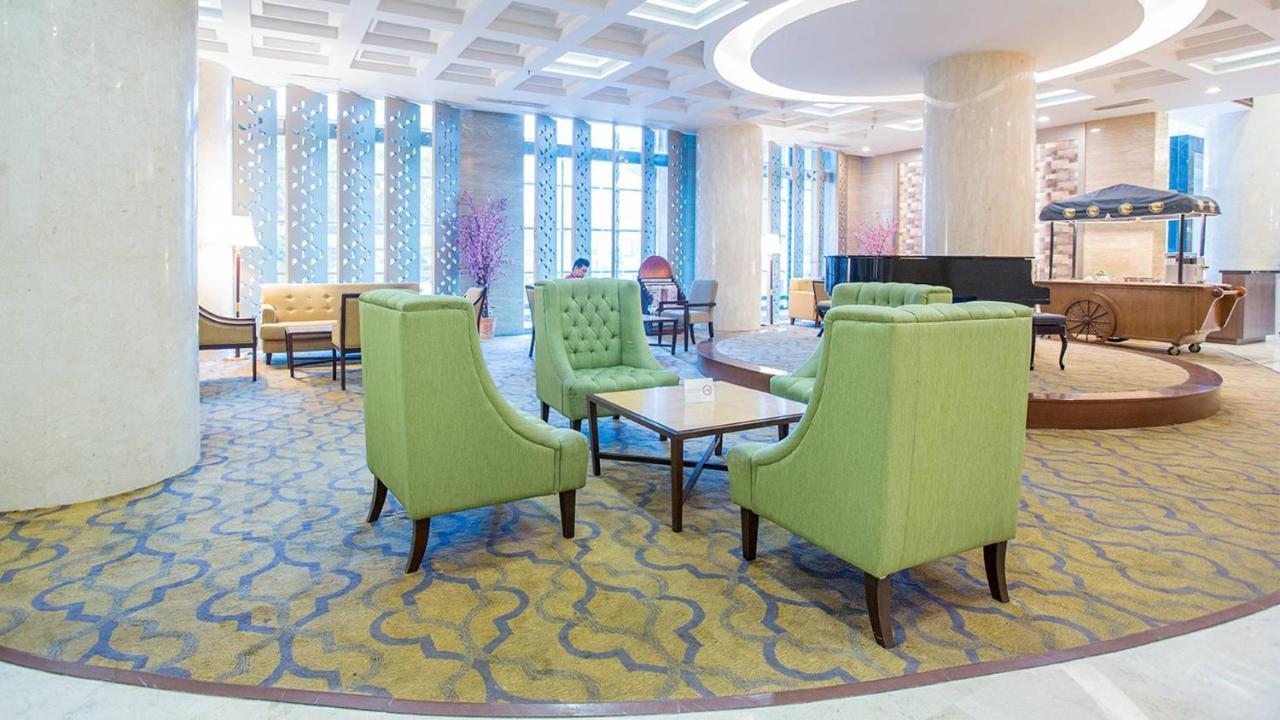 Emerald Garden International Hotel Medan Esterno foto