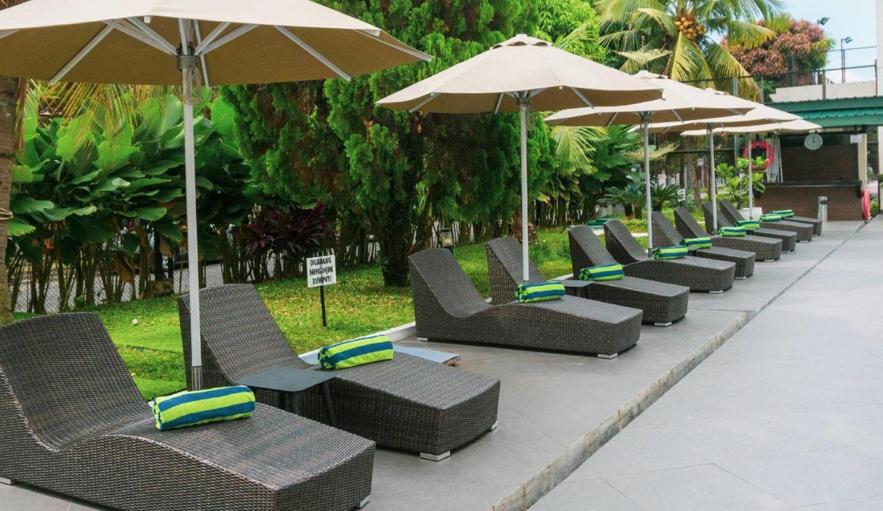 Emerald Garden International Hotel Medan Esterno foto
