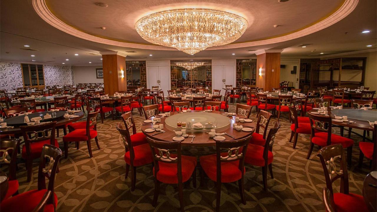 Emerald Garden International Hotel Medan Esterno foto
