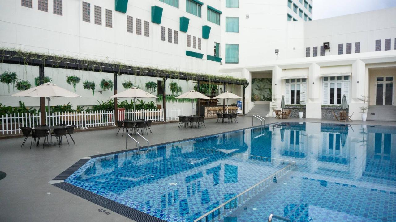 Emerald Garden International Hotel Medan Esterno foto