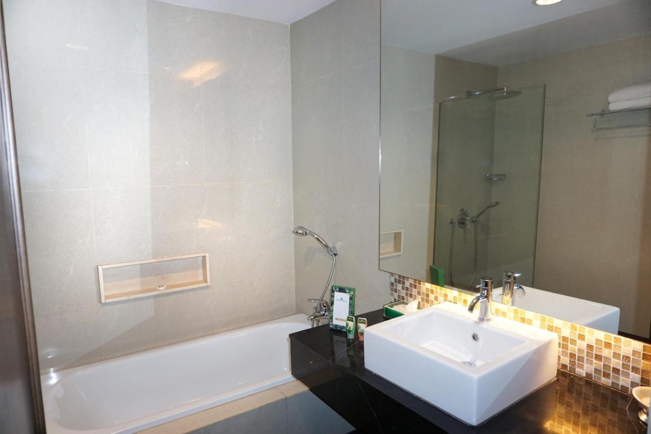 Emerald Garden International Hotel Medan Esterno foto