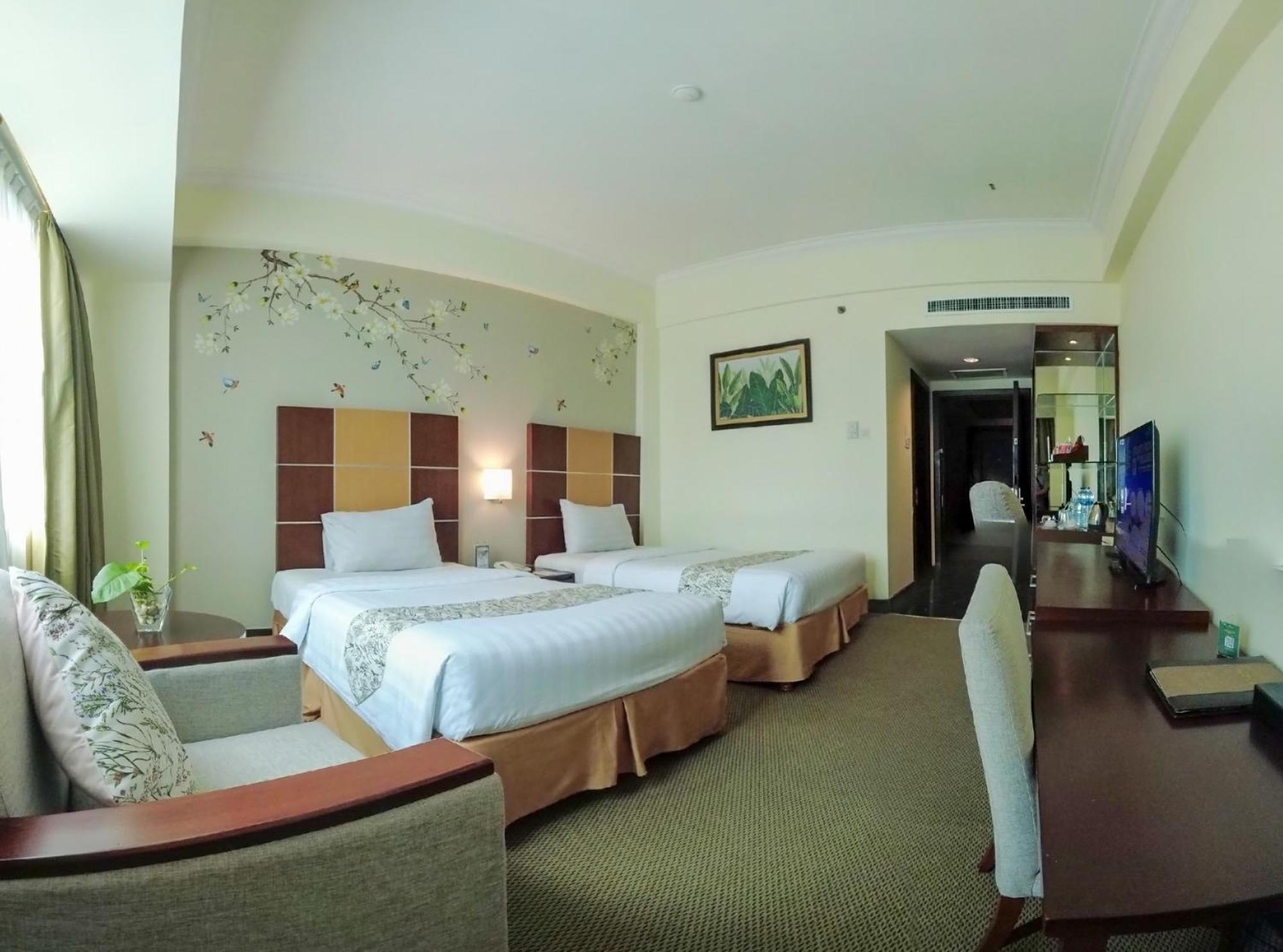 Emerald Garden International Hotel Medan Esterno foto