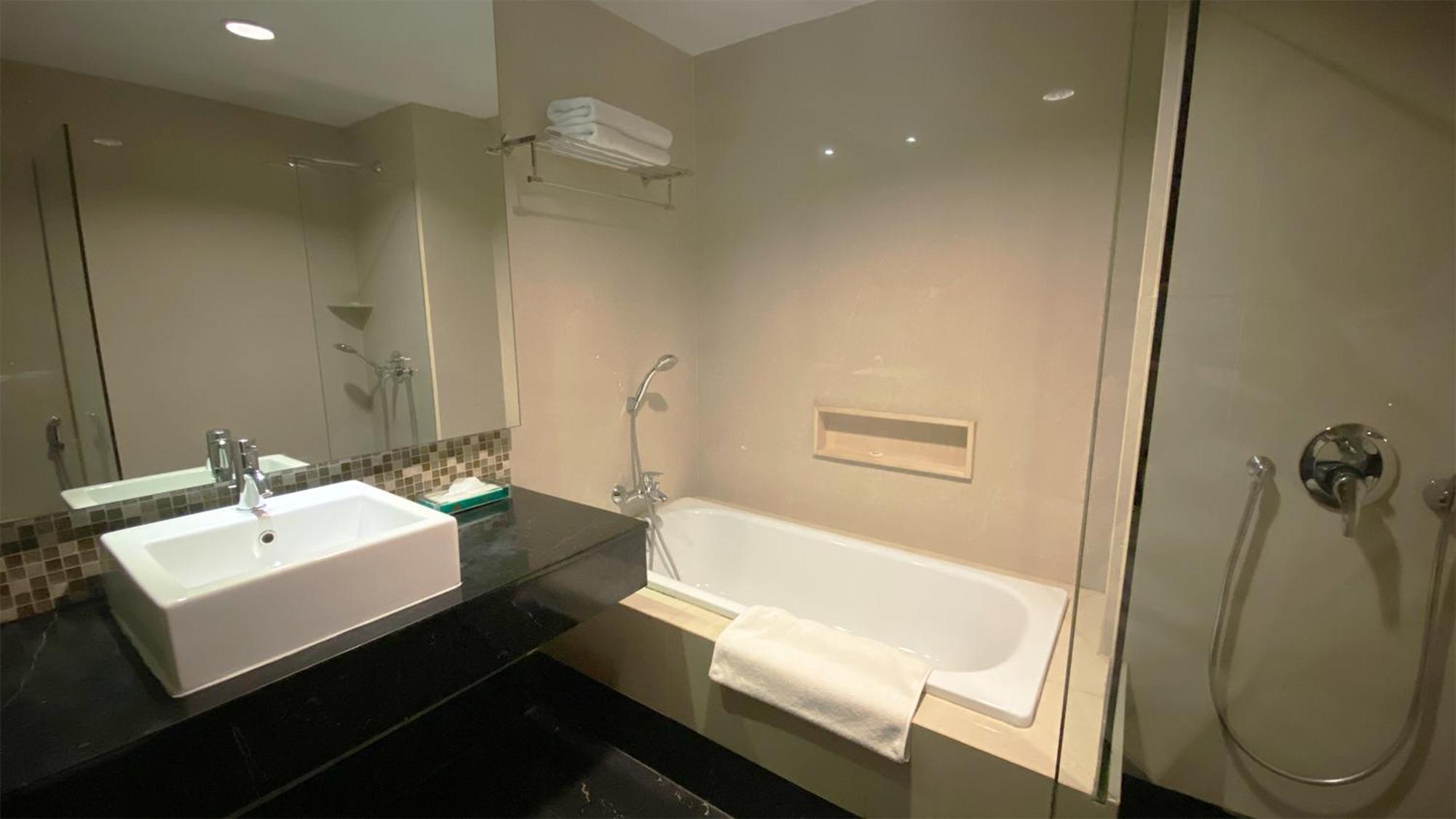 Emerald Garden International Hotel Medan Esterno foto