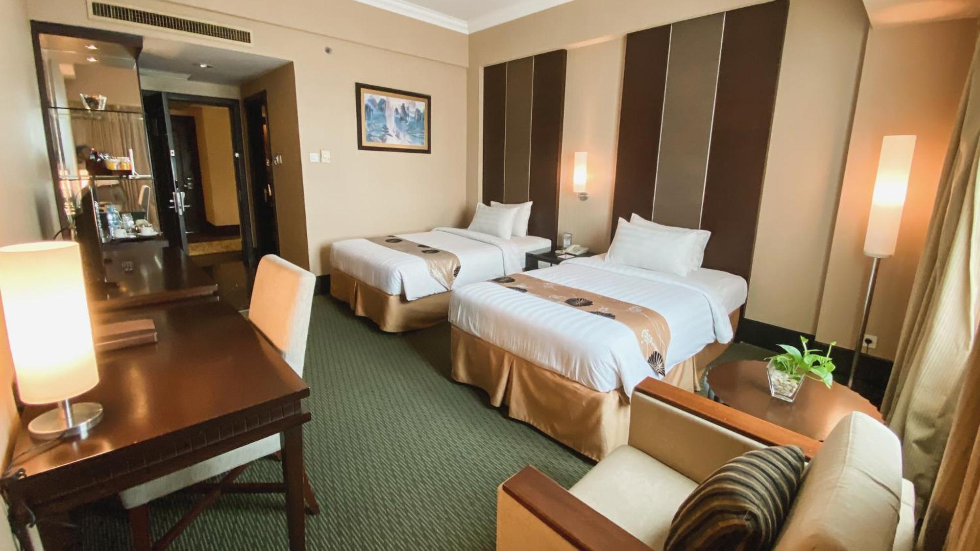 Emerald Garden International Hotel Medan Esterno foto