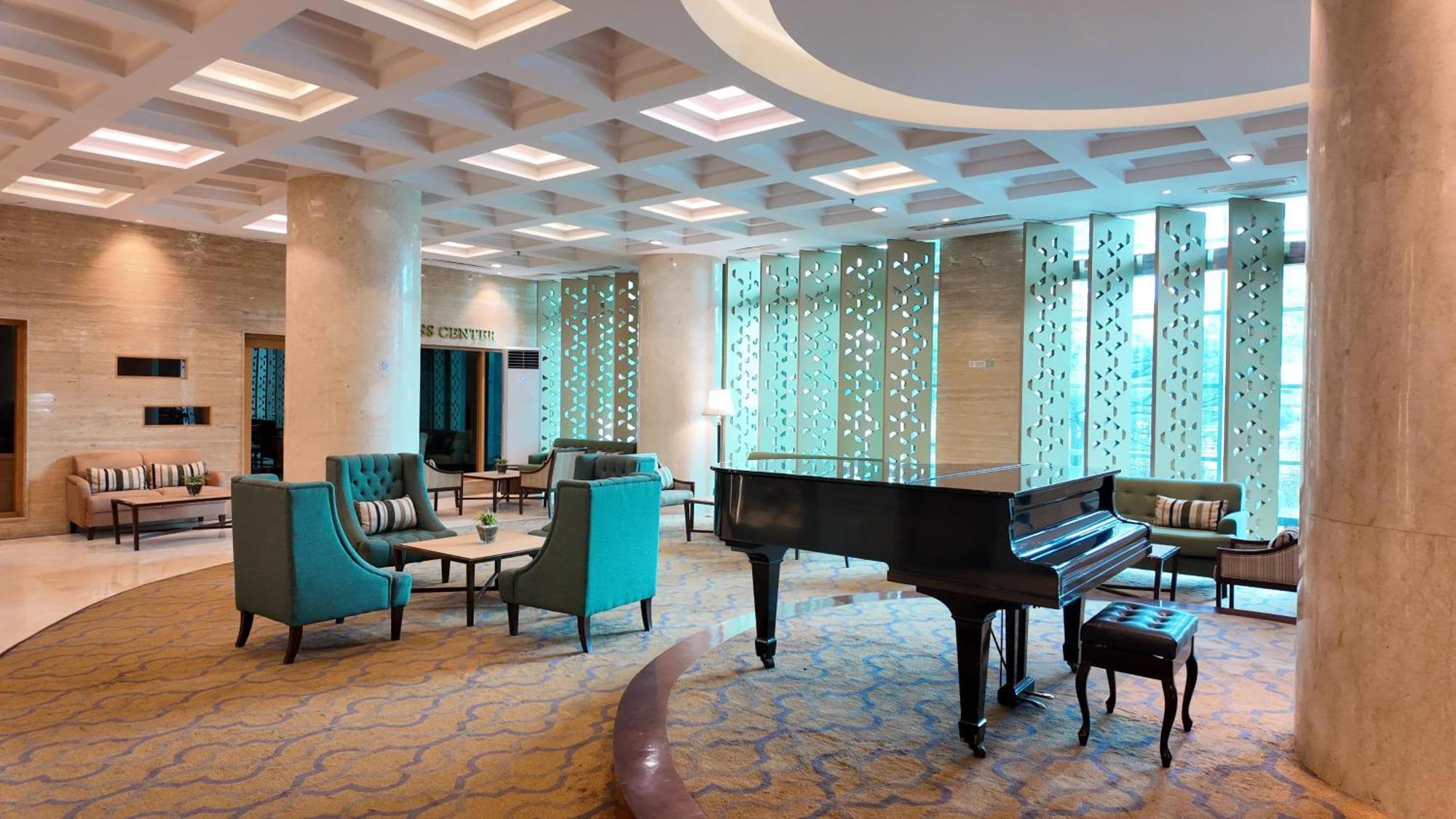 Emerald Garden International Hotel Medan Esterno foto