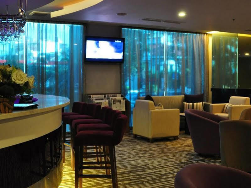 Emerald Garden International Hotel Medan Esterno foto