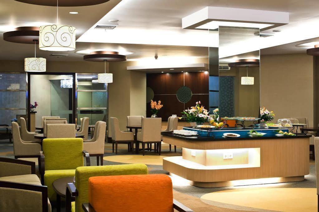 Emerald Garden International Hotel Medan Esterno foto