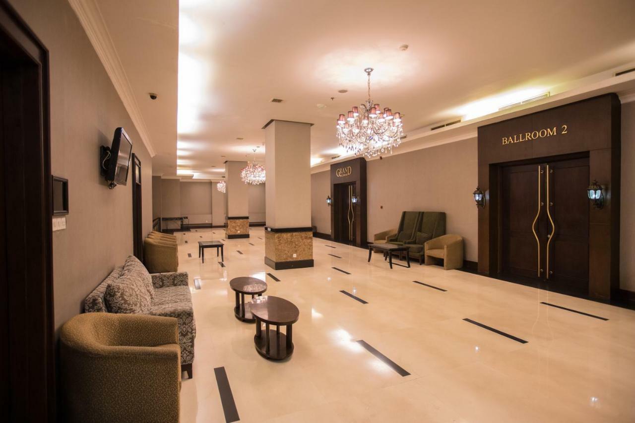 Emerald Garden International Hotel Medan Esterno foto